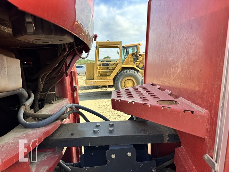 2010-case-ih-steiger-485-image-38