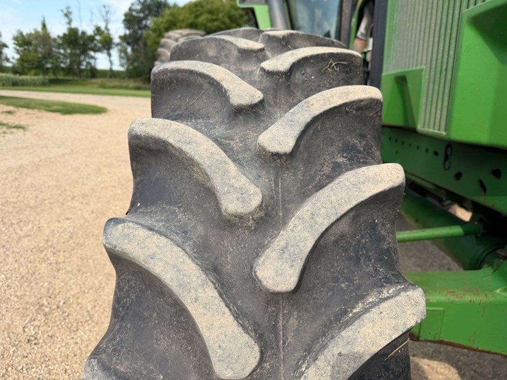 1992-john-deere-4760-image-54