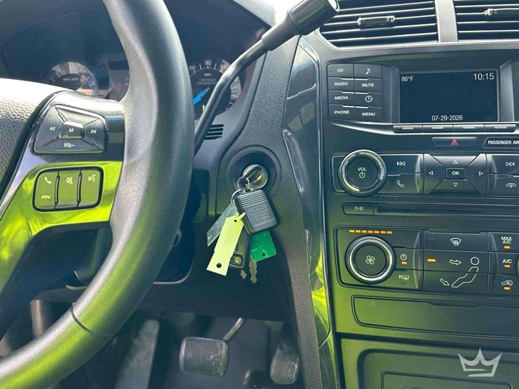 2016-ford-explorer-image-17