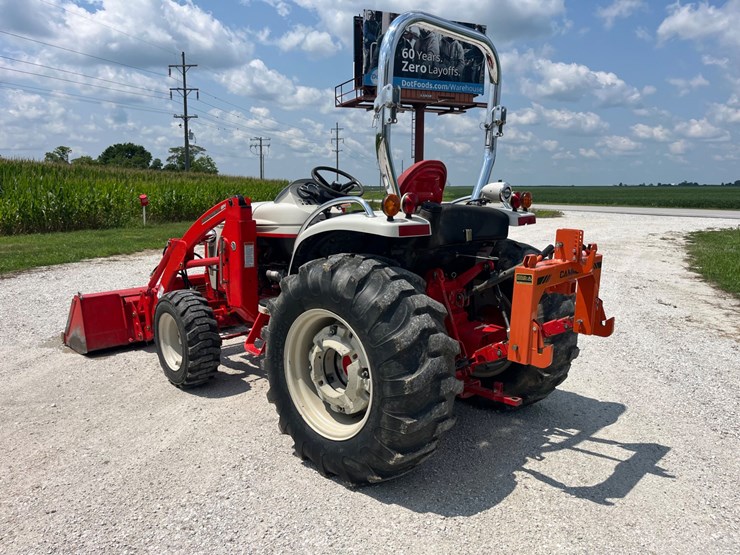new-holland-boomer-8n-image-3