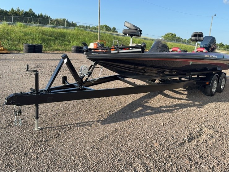 #3060-•-2000-stratos-22ss-22'-bass-boat-image-1
