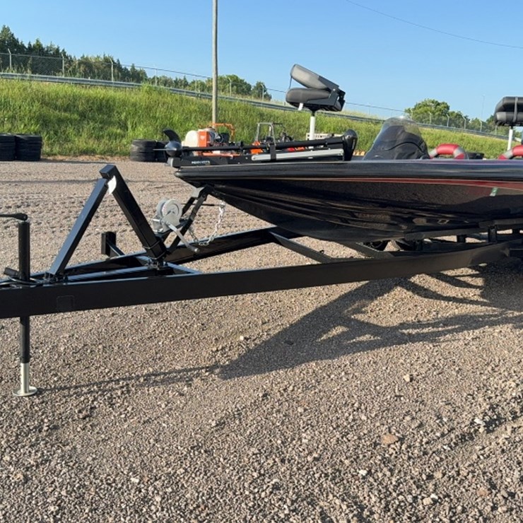 #3060 • 2000 STRATOS 22SS 22' BASS BOAT