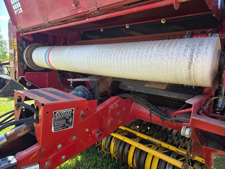 new-holland-br7090-image-27