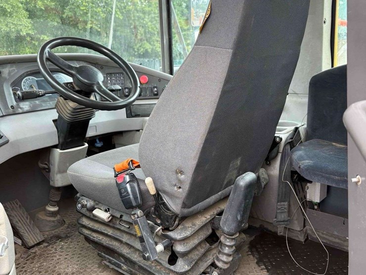 2020-volvo-a25g-image-14