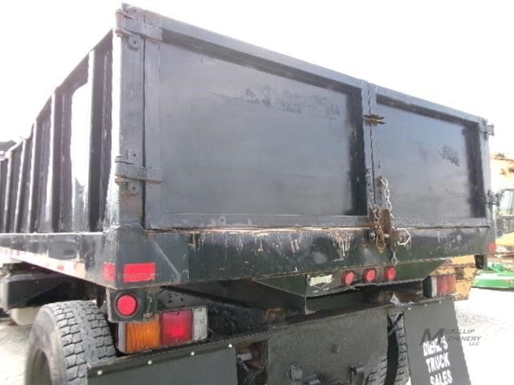 2010-freightliner-business-class-m2-112-image-26