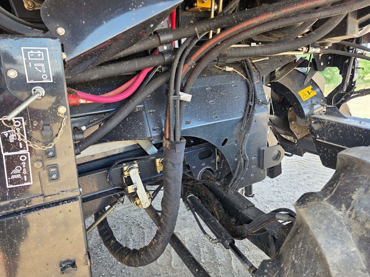 2013-case-ih-8230-image-37