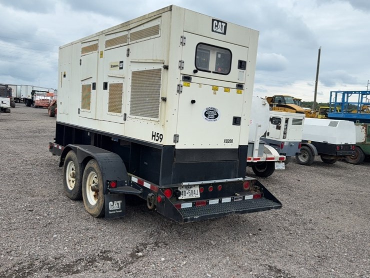 #2099-•-cat-x0200-2-towable-generator-image-9