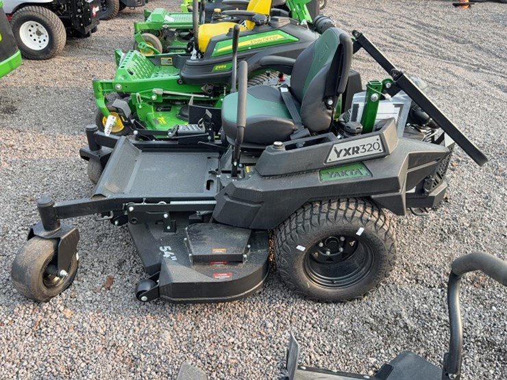 #3084-•-yakta-yxr-320-zero-turn-mower-image-13