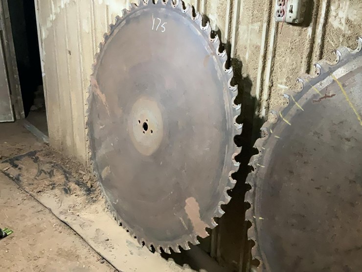 #175-•-56”-circular-saw-blade-image-1