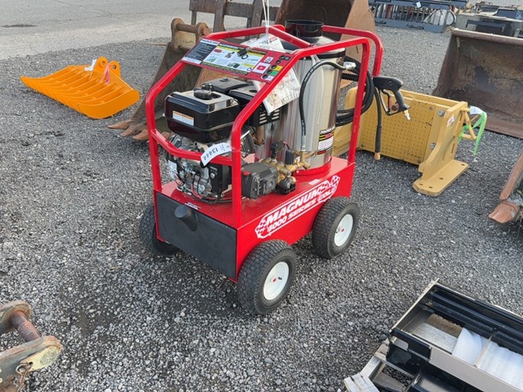 #2011-•-magnum-4000-series-heated-pressure-washer-image-1