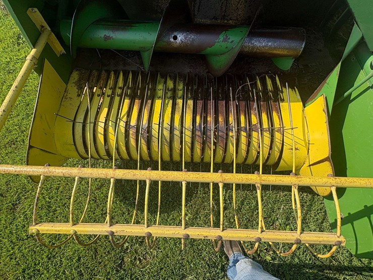 john-deere-336-image-15