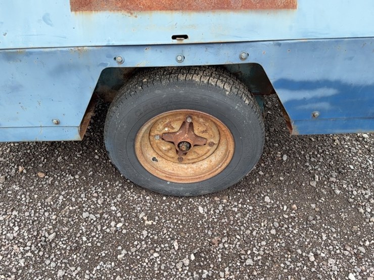 john-deere-330-image-8