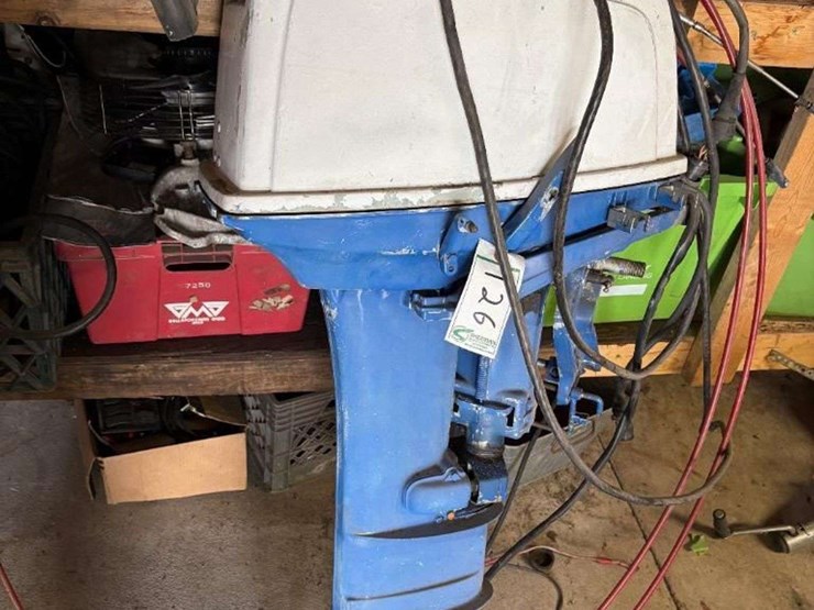 suzuki-dt-30-outboard-motor-image-1