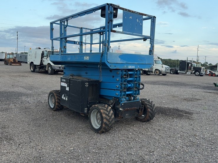 #2094-•-genie-scissor-lift-image-7
