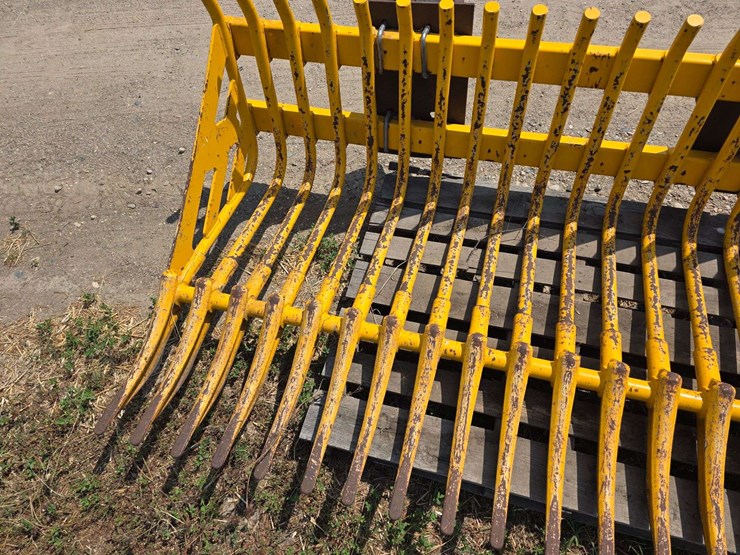 shoule-hb-7-rock-fork,-has-bolt-on-mounts,-84”-wide,-1-3/8”-round-bar-tine,-5”-spacing,-heavy-duty,-image-11