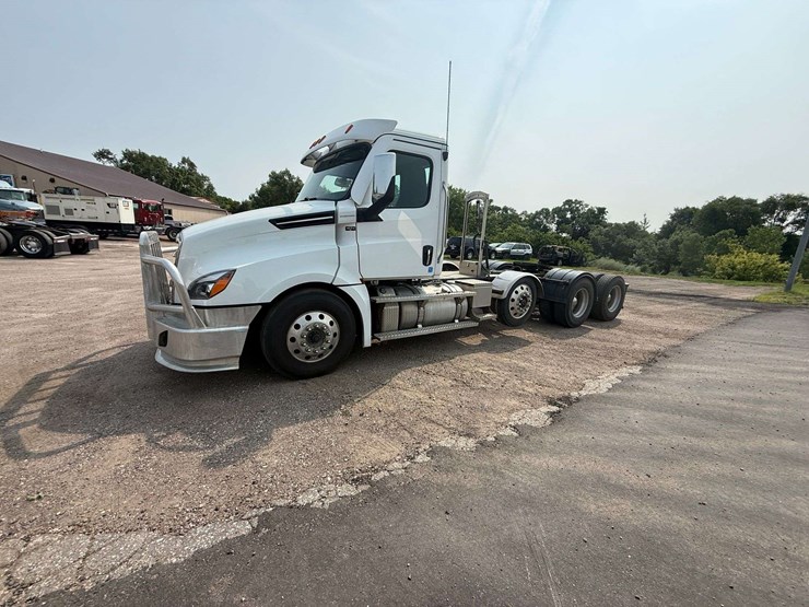 2024-freightliner-semi,-cummins-x15-engine,-420,478-miles,-10-speed,-full-locking-rear-ends,-tri-axl-image-20