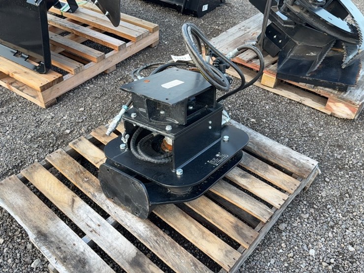 #2016-•-blue-diamond-hyd-post-driver-w/-hyd-tilt-image-3