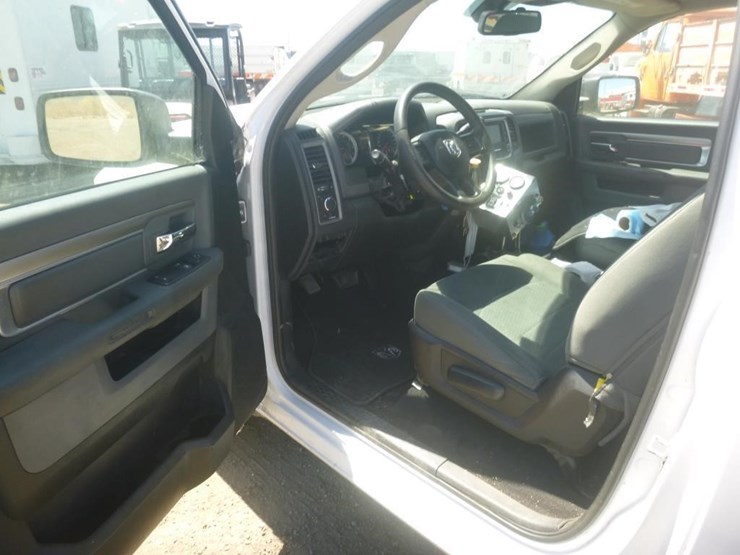 2016-dodge-1500-image-13