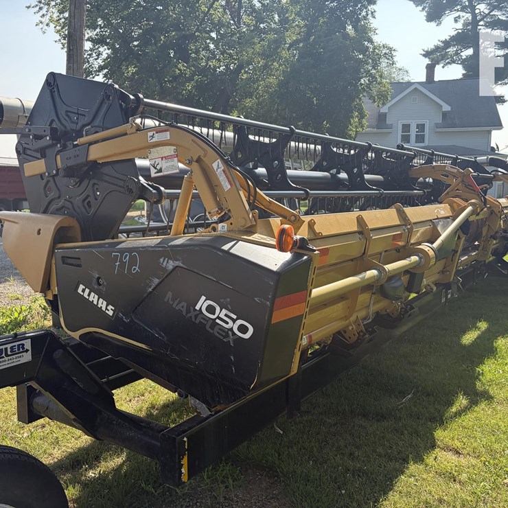 2013 CLAAS MAXFLEX 1050