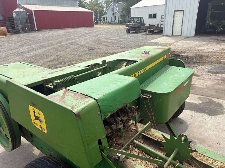 john-deere-336-image-23