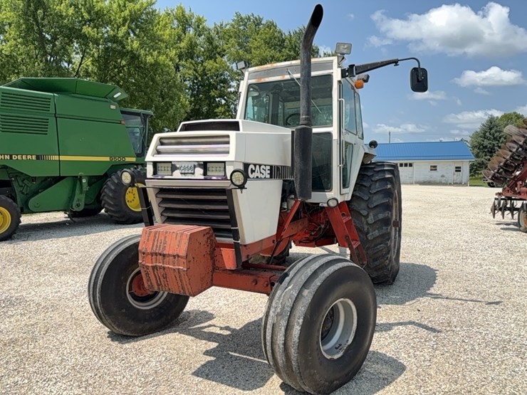case-2590-tractor-image-3