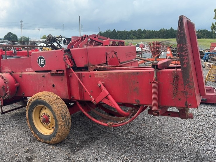 massey-ferguson-12-image-4