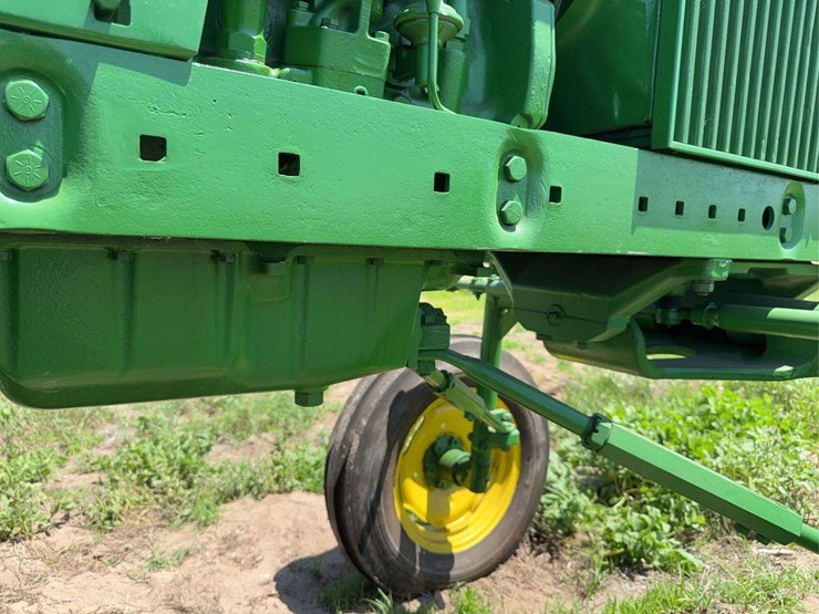 john-deere-3020-image-38