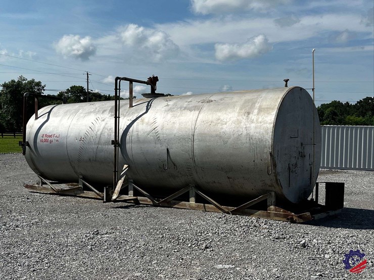 10k-gallon-/-off--road-diesel-fuel-tank-image-3