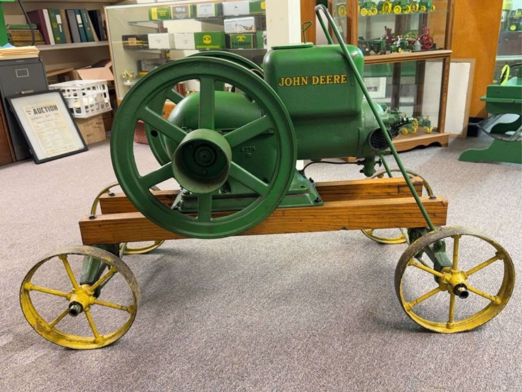 john-deere-3-horse-hit-and-miss-engine-with-cart-image-1