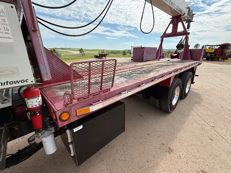2015-peterbilt-365-image-12