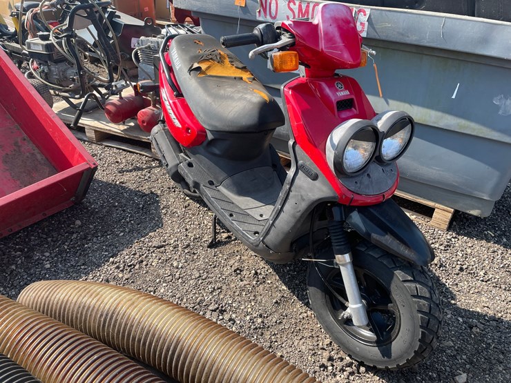 #4508-•-2004-yamaha-zuma-50cc-moped-(no-title)-image-3