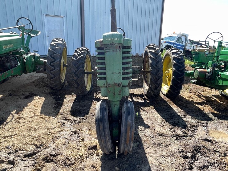 john-deere-b-image-2