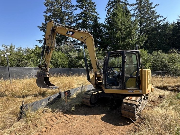 2019-caterpillar-304e2-mini-hydraulic-excavator-image-1
