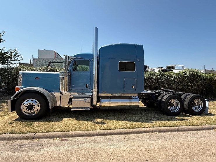 2006-peterbilt-379-image-11