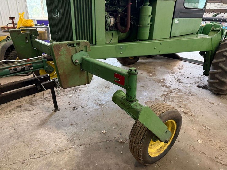 john-deere-2320-image-12