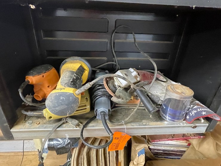 #7122-•-contents-of-cabinets-image-10