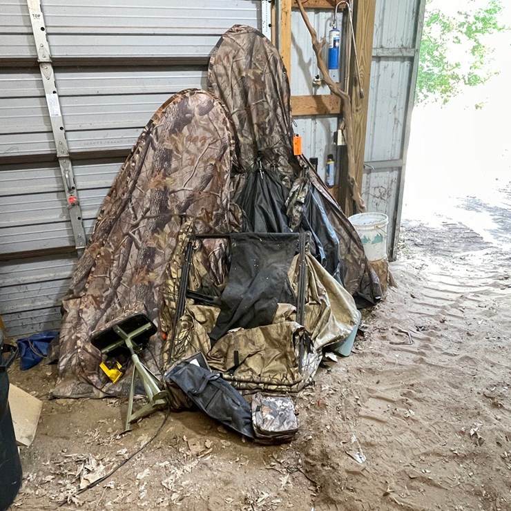 #7102 • Hunting Equipment