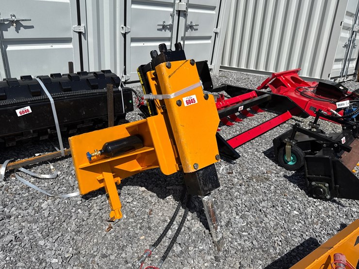 #6045-•-future-skid-steer-hyd-breaker-image-1