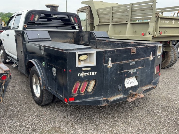 2018-dodge-3500-image-11
