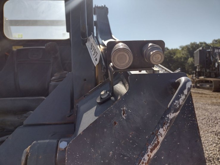deere-318g-image-19