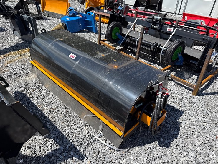 #6061-•-72"-skid-steer-sweeper-w/-catch-pan-image-1