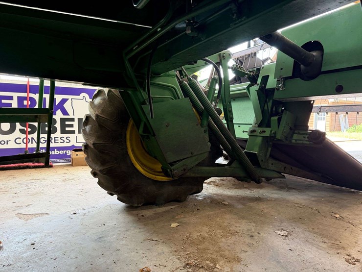 john-deere-2320-image-44
