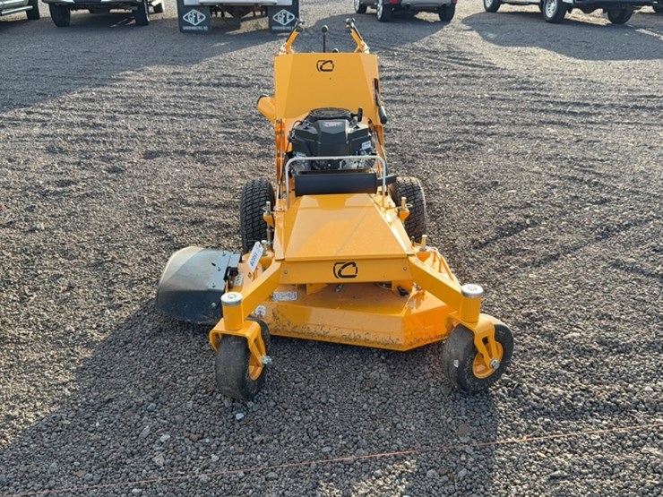 #3072-•-cub-cadet-pro-hw300-walk-behind-mower-image-2