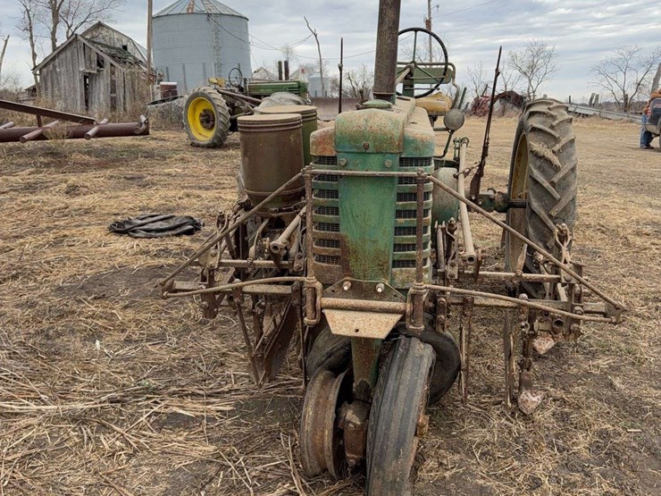 john-deere-b-image-8