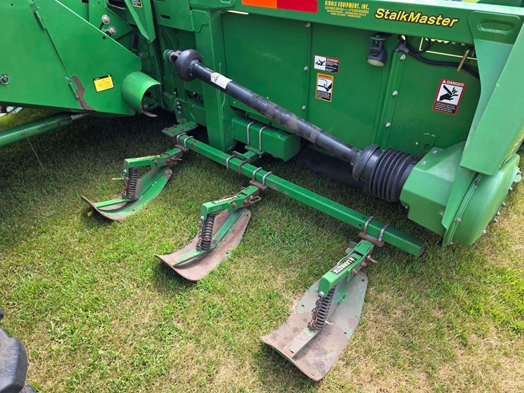 2013-john-deere-608c-image-12