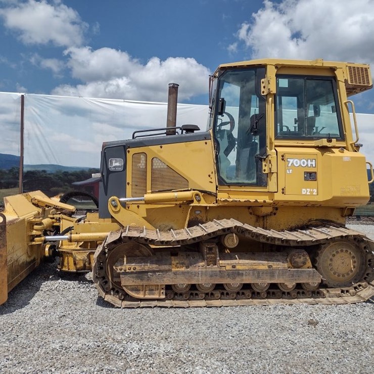 DEERE 700H LT