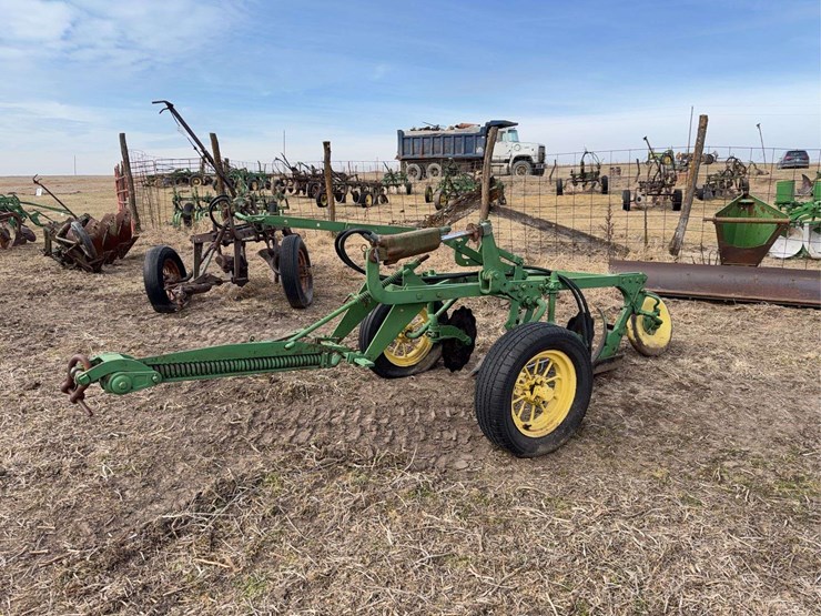 john-deere-no.-44-pull-type-two-bottom-plow-image-1