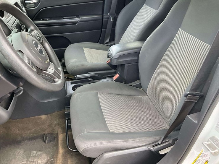 2016-jeep-compass-image-17