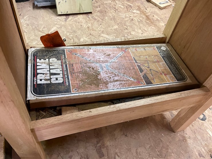 #7133-•-woodworking-table-and-contents-image-10