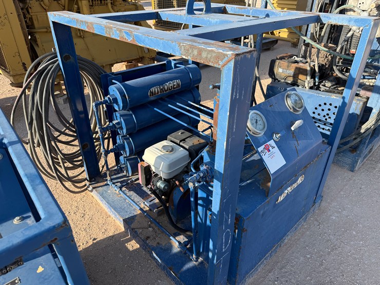 caterpillar-550-image-1